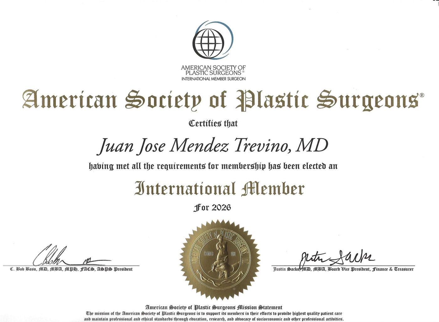 Diploma de miembro internacional de la American Society of Plastic Surgeons 2026 a nombre del Dr. Juan José Méndez Treviño