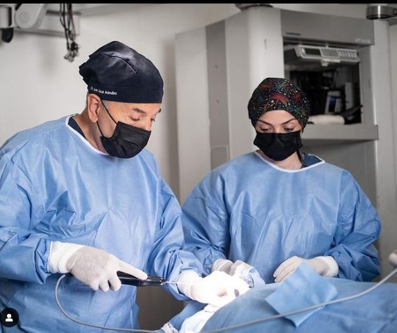 Cirugía de afirmación de género: Tórax, genital y facial con enfoque WPATH